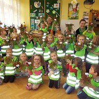 DZIECIAKI SADZENIAKI