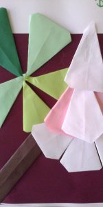 Kwitną  kwiaty i drzewa