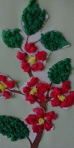 Kwitną  kwiaty i drzewa