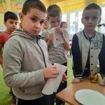 Nauka jest fajna! Czyli „Smerfne” doświadczenia  z wodą.