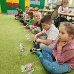  Tak „Smerfy” bawiły się w „Jarzynowy teatr”.