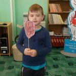 „Smerfy” poznają zawód bibliotekarza