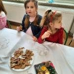 Pokój na ziemi ludziom,  a w niebie cisza gwiazd...